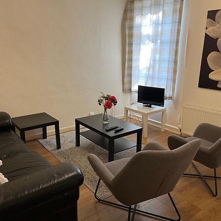 Villa Parrin マンチェスター エクステリア 写真
